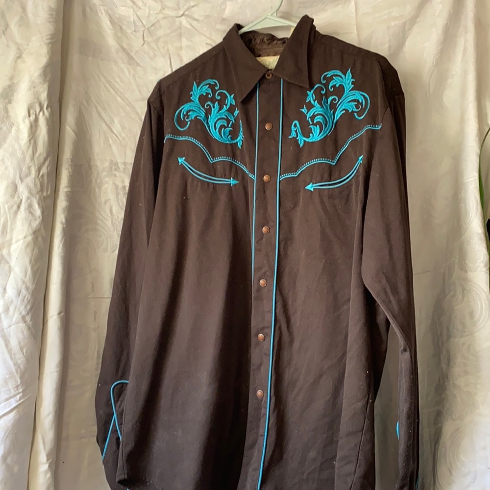 Classic Cowboy embroidered button up